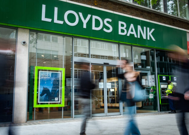 Lloyds Banking Group’s profits plunged by 28% in early 2024 – The Intermediary – Latest UK mortgage news