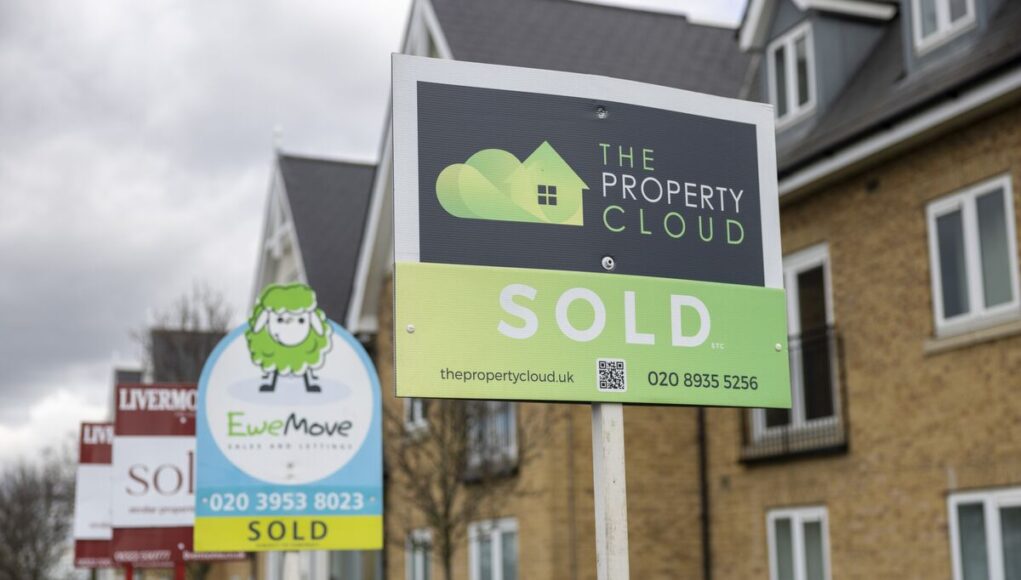 UK Mortgage Approvals Steady In Sign of Stable Housing Market