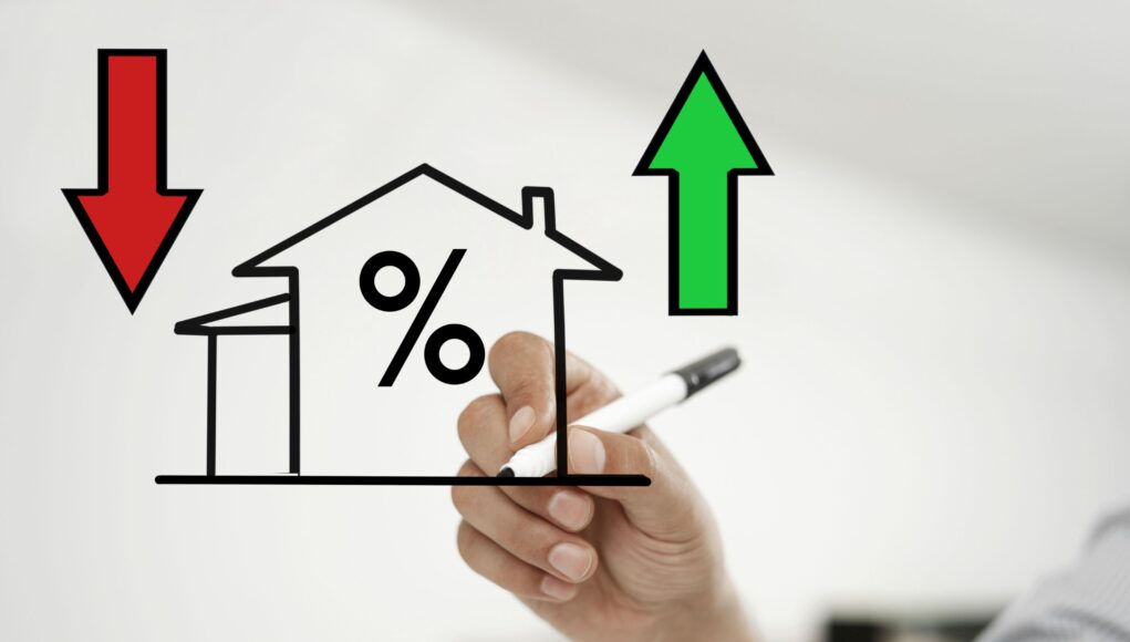 Average five-year fix falls below 5% for first time since May: Rightmove