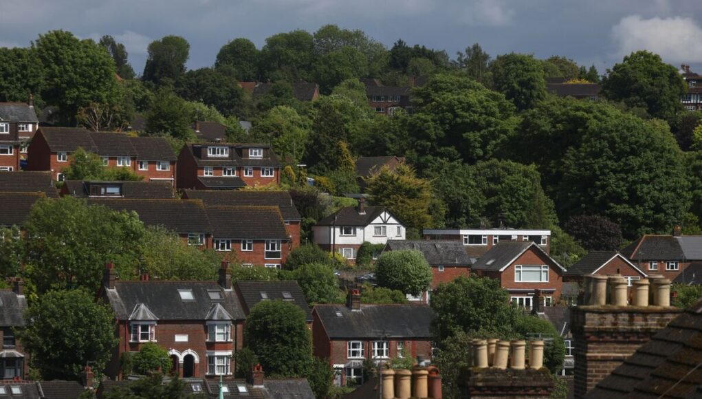 UK Mortgage Possessions Jump as Higher Rates Squeeze Homeowners