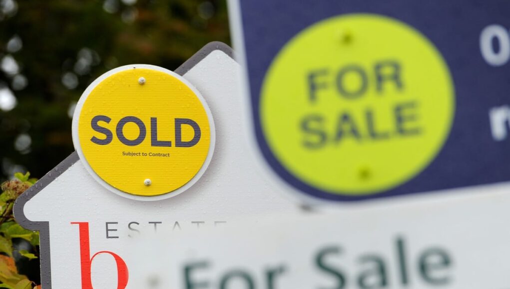 UK house prices fall by £1,575 as demand drops following race to beat stamp duty deadline