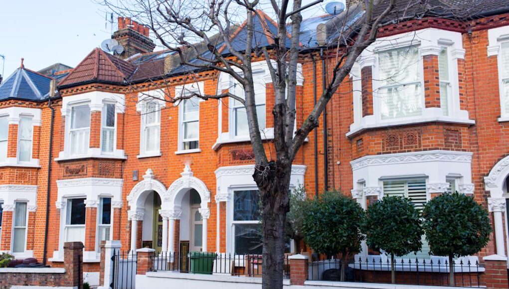 Lenders follow Bank of England and hold mortgage rates