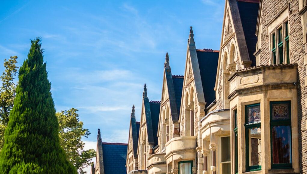 Major lenders offer better sub-4% mortgages amid mini price war
