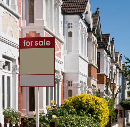 UK house prices hold up despite challenging market