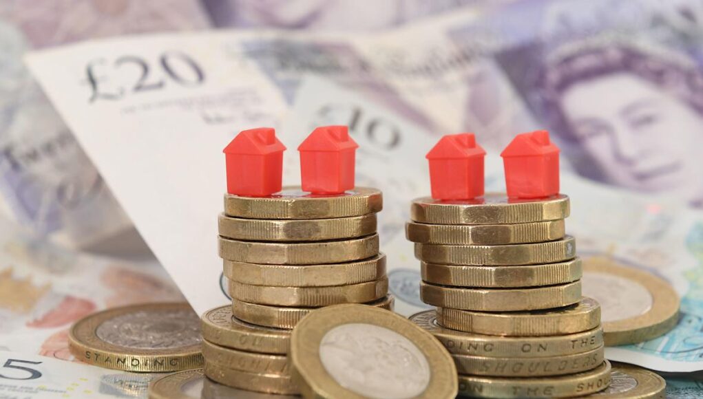Average tracker mortgage borrower set to see £29 fall in monthly payments
