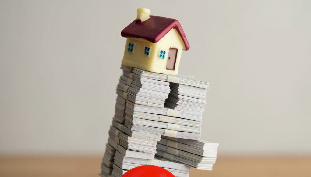 Buy to let mortgage lending plunges as landlords pause investment
