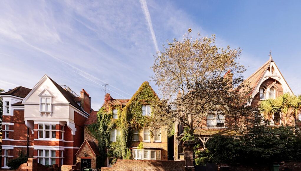 UK mortgage approvals slipped in October amid budget jitters