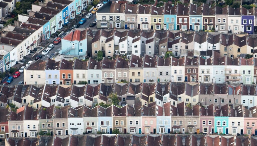 UK mortgage interest rates will rise four times this year to 4.75%, markets predict