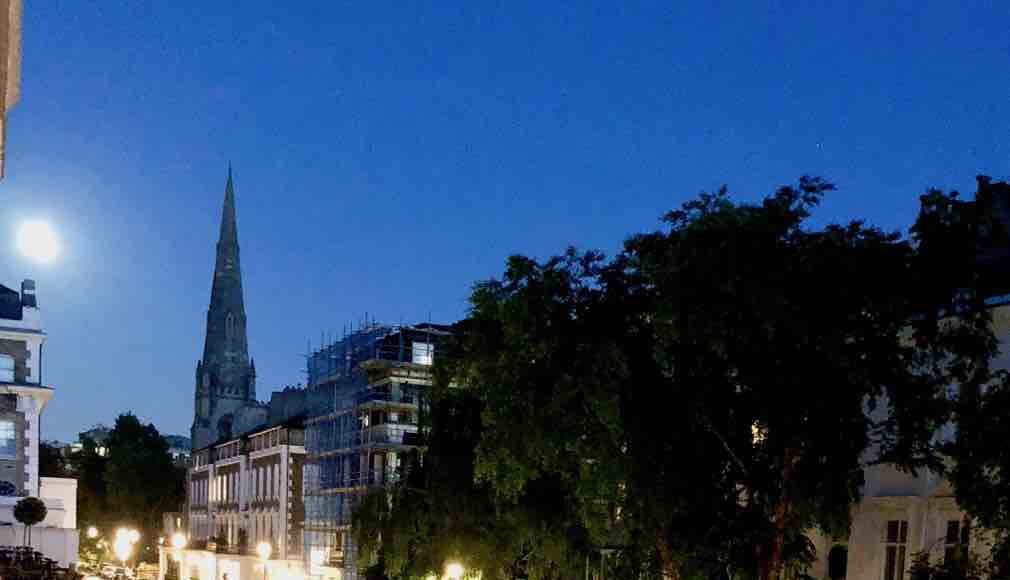 UK Mortgage Sector Shows Mixed Signals as Consumers Take Cautious Approach : Analysis