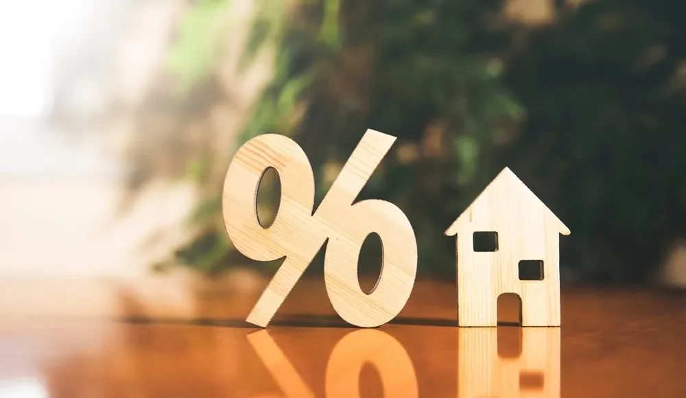 Mortgage rates fall as big lenders compete on pricing