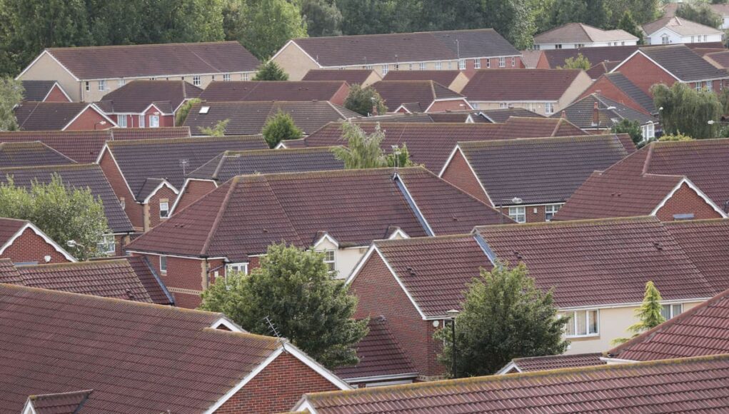 UK house prices stagnant amid high mortgage costs