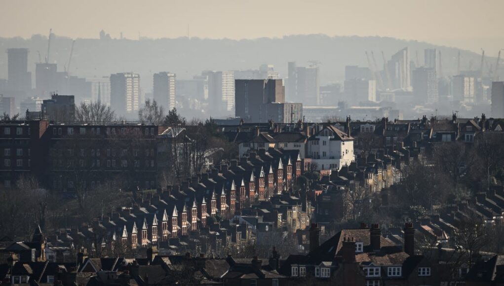 Londoners see buying power crash as mortgage rates remain high