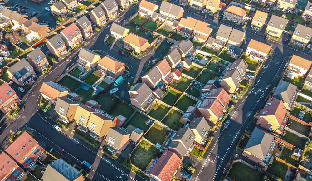UK gardens add average of £75,598 to asking price, study finds