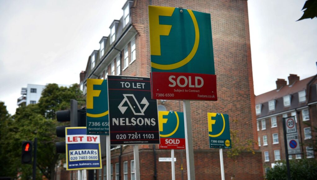 Average UK house price falls annually for first time since 2023