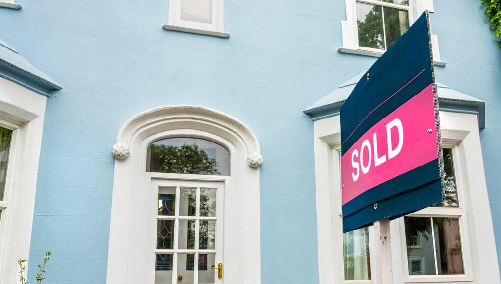 Average homeowner's mortgage rate has doubled in five years and sits at 4% for first time since 2009