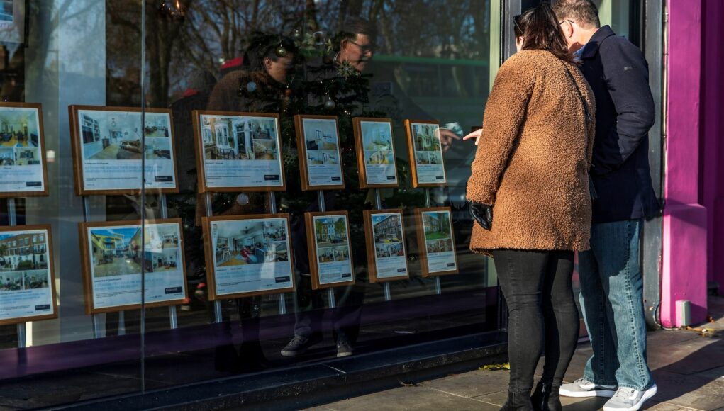 UK mortgage approvals fall to lowest since January 2024, Bank of England data shows