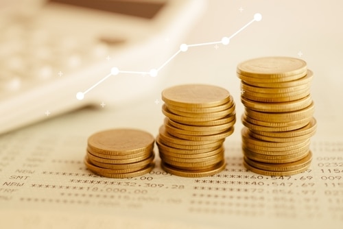UK economy holds steady in July with 0.4% growth